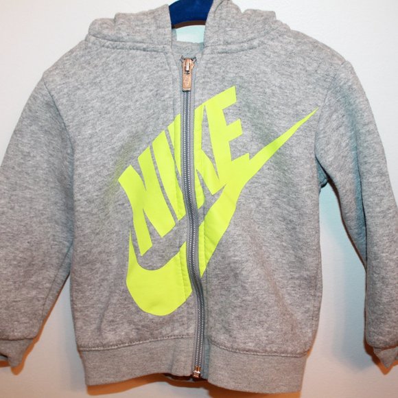 Size 24 Months Nike Gray/Neon Green Sweat suit - Picture 5 of 6